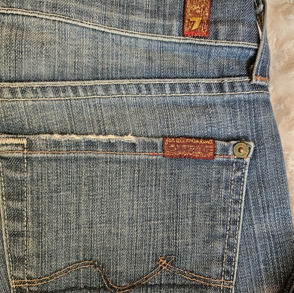 7 For All Mankind Denim Women's Light Wash Jeans Boy Cut Button Fly Size 28x32. - Picture 3 of 7